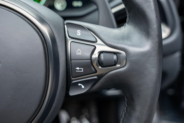Vehicle Image 24