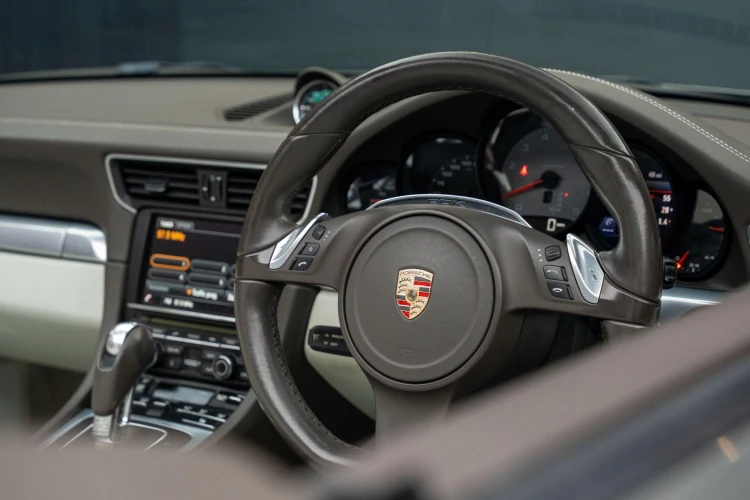 Vehicle Image 38