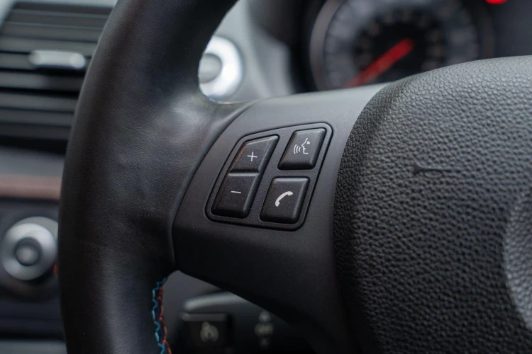 Vehicle Image 26