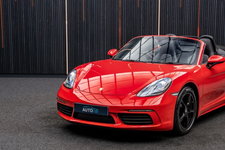Vehicle Image 9