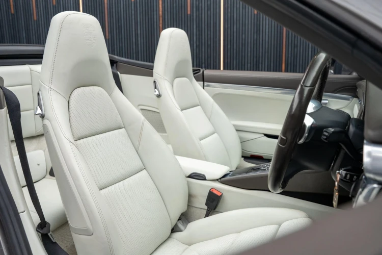 Vehicle Image 12