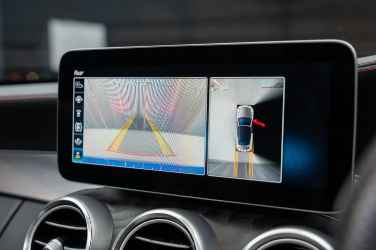 Vehicle Image 8