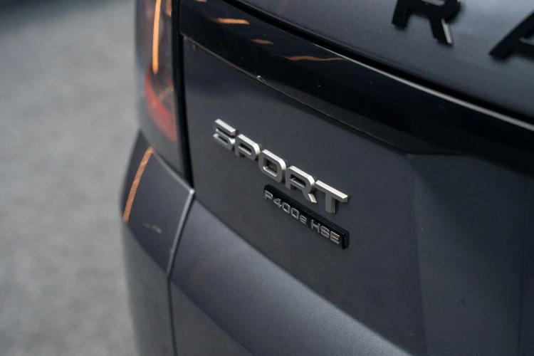 Vehicle Image 25
