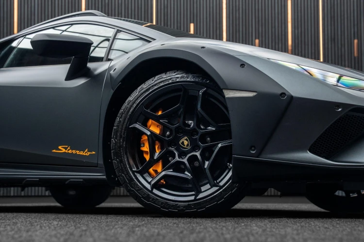 Vehicle Image 10
