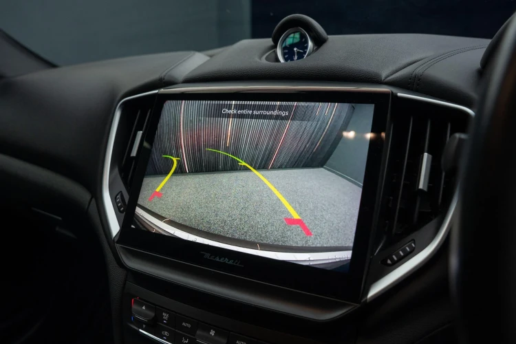 Vehicle Image 6