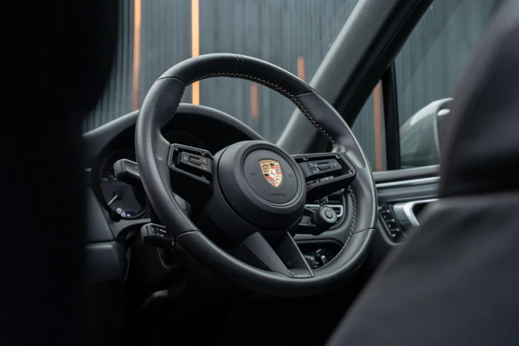 Vehicle Image 40