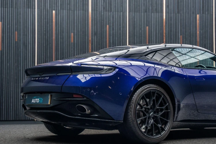 Vehicle Image 21