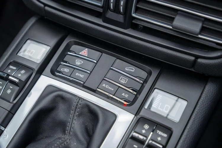 Vehicle Image 33