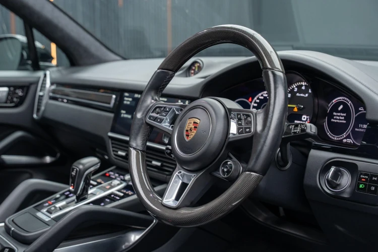 Vehicle Image 12