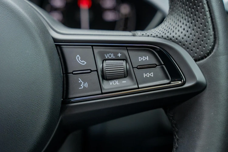 Vehicle Image 35