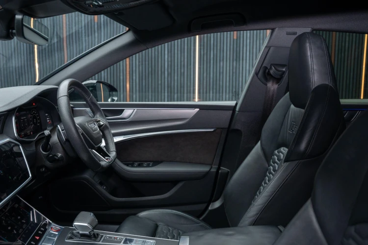 Vehicle Image 42