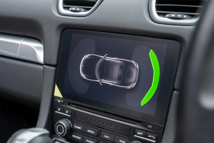Vehicle Image 8