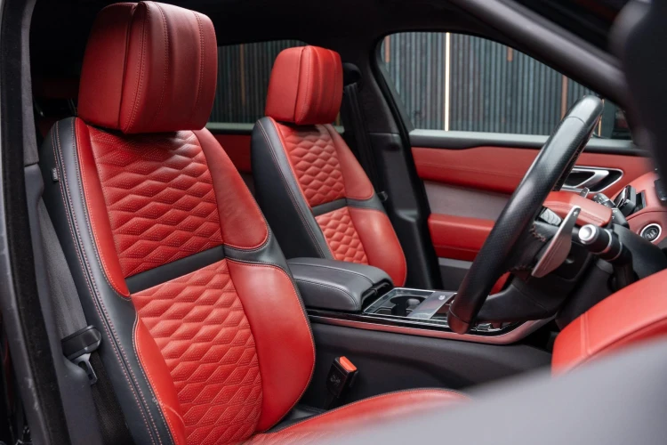 Vehicle Image 12
