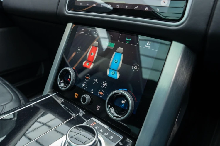 Vehicle Image 12