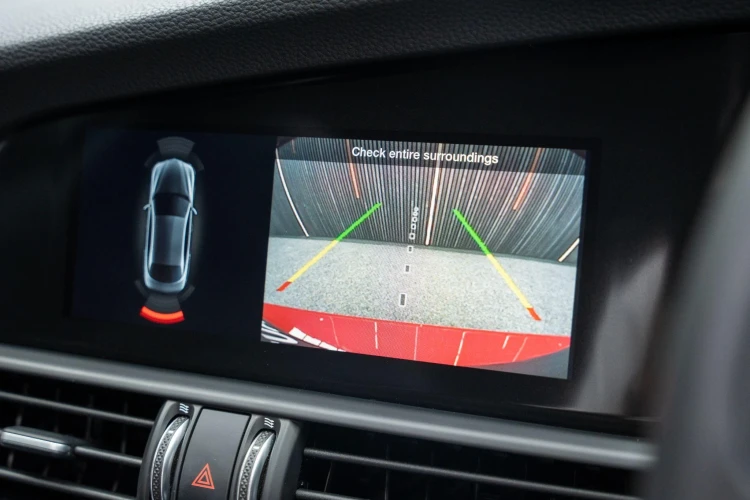 Vehicle Image 6