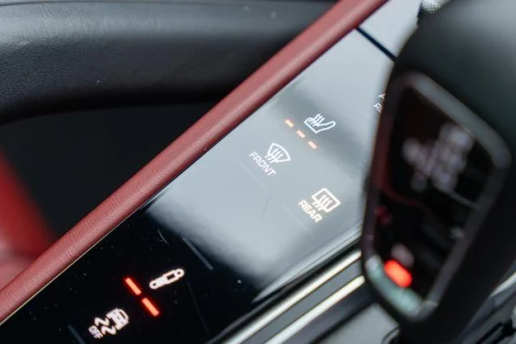 Vehicle Image 30