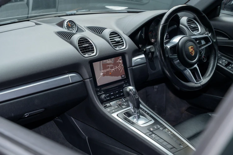 Vehicle Image 36
