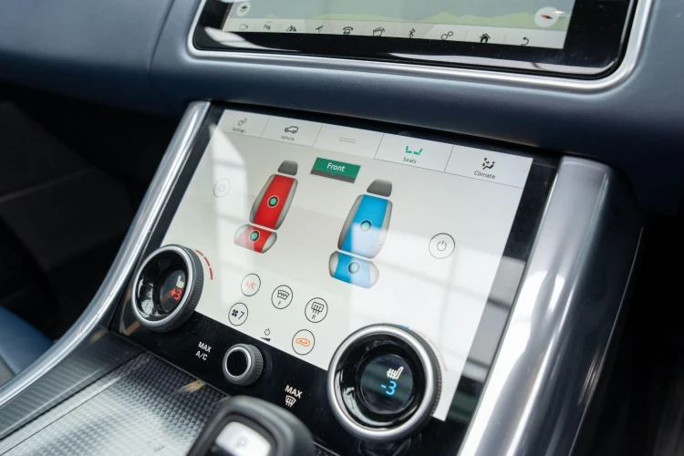 Vehicle Image 12
