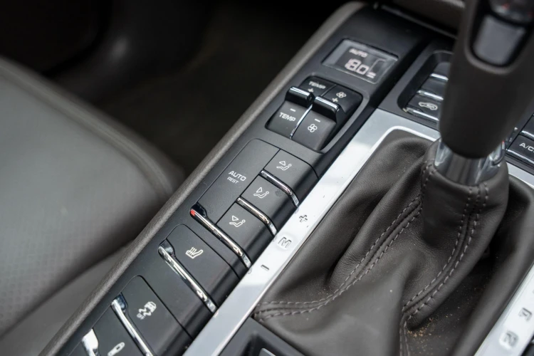 Vehicle Image 38