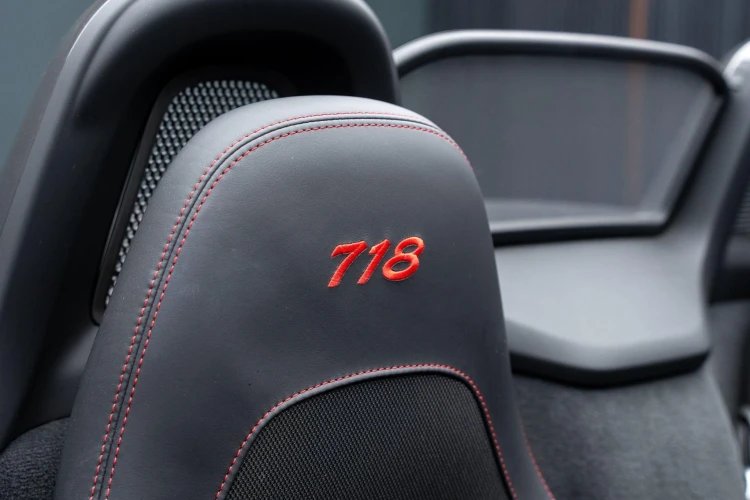 Vehicle Image 14