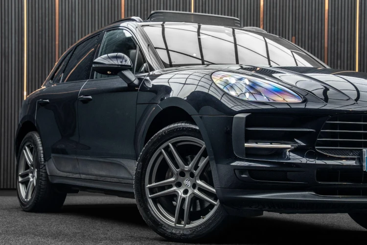 Vehicle Image 19