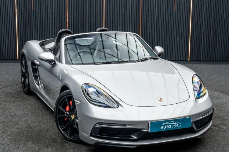 Vehicle Image 9