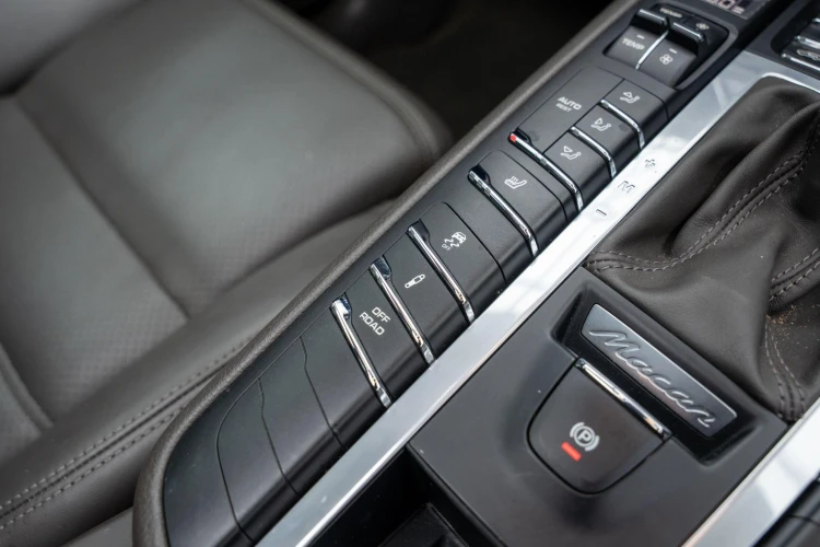 Vehicle Image 37