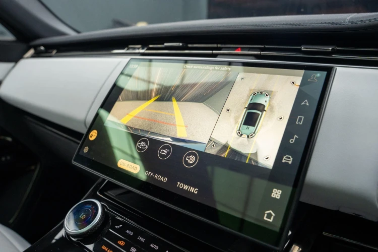 Vehicle Image 12