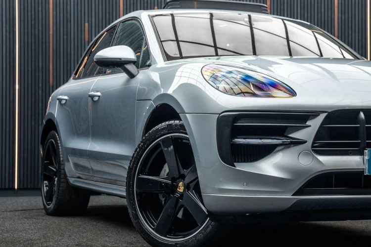 Vehicle Image 13