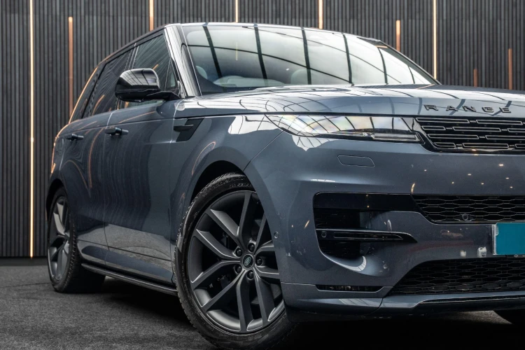 Vehicle Image 5