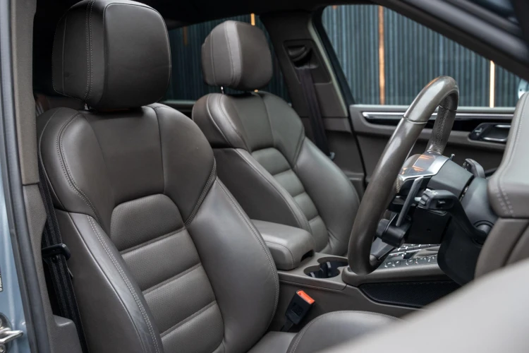 Vehicle Image 15