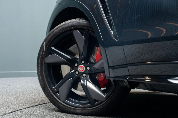 Vehicle Image 13