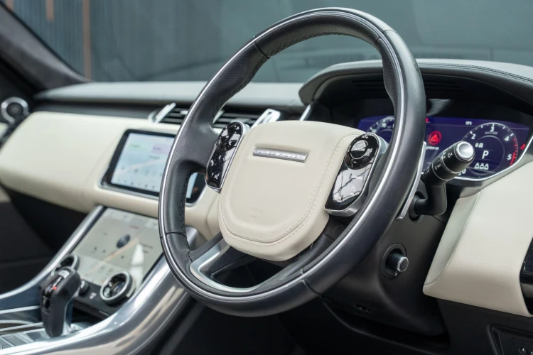 Vehicle Image 12