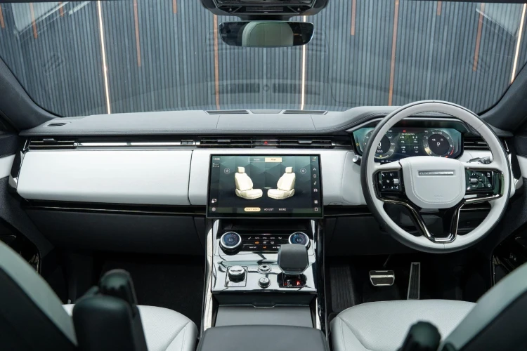 Vehicle Image 4