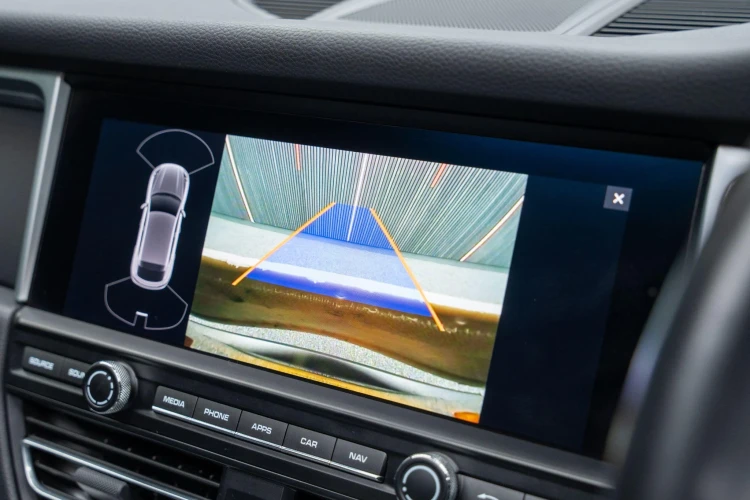 Vehicle Image 10