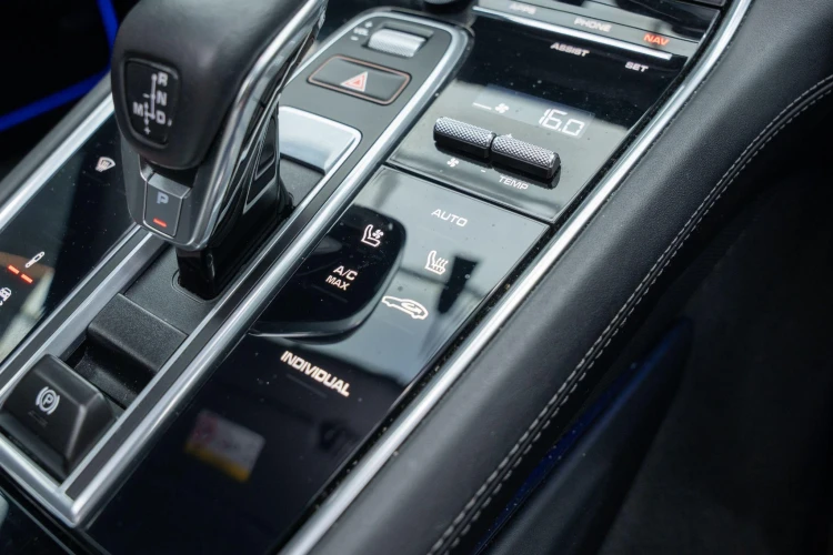 Vehicle Image 39