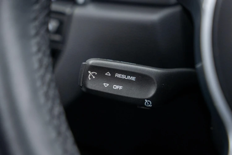 Vehicle Image 32