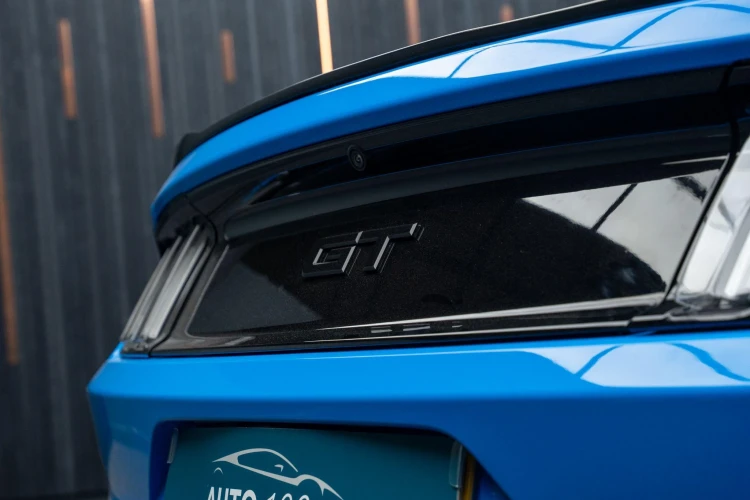 Vehicle Image 21
