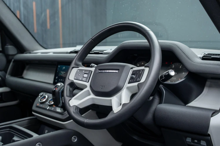 Vehicle Image 21