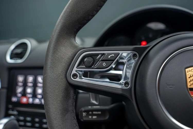Vehicle Image 14