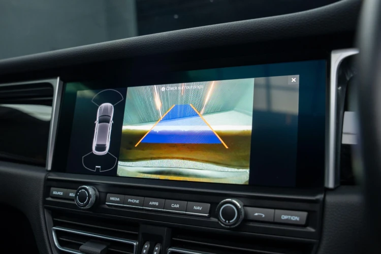 Vehicle Image 6