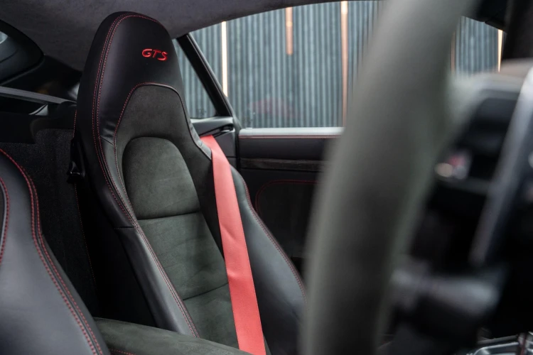 Vehicle Image 30