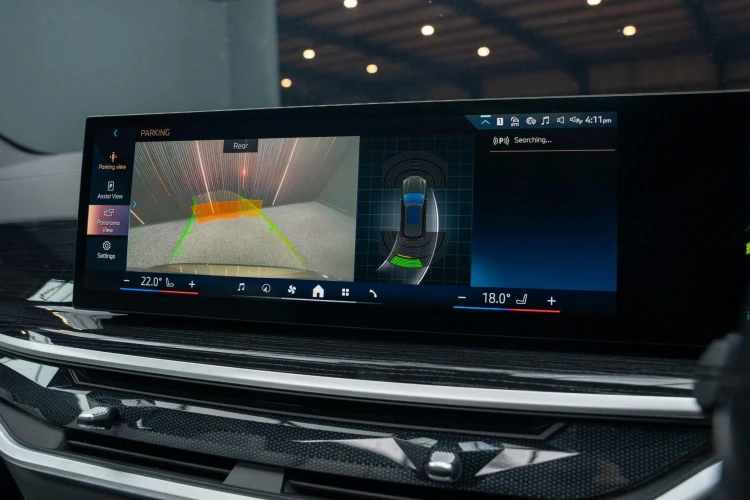 Vehicle Image 6
