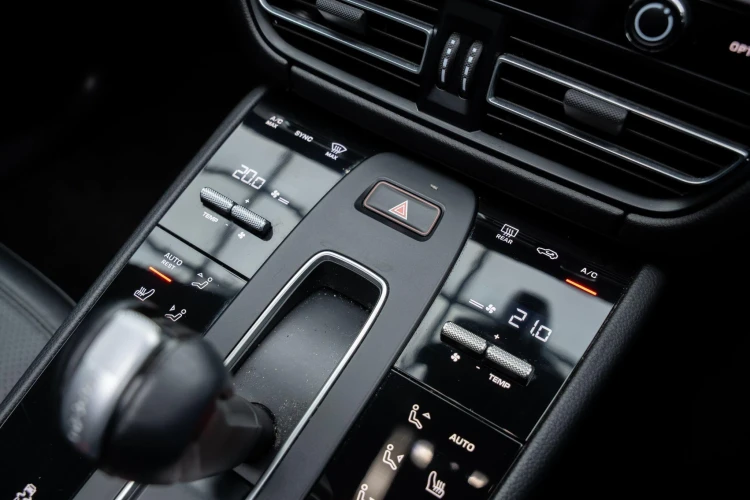 Vehicle Image 33