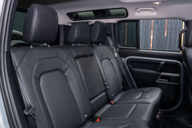 Vehicle Image 14