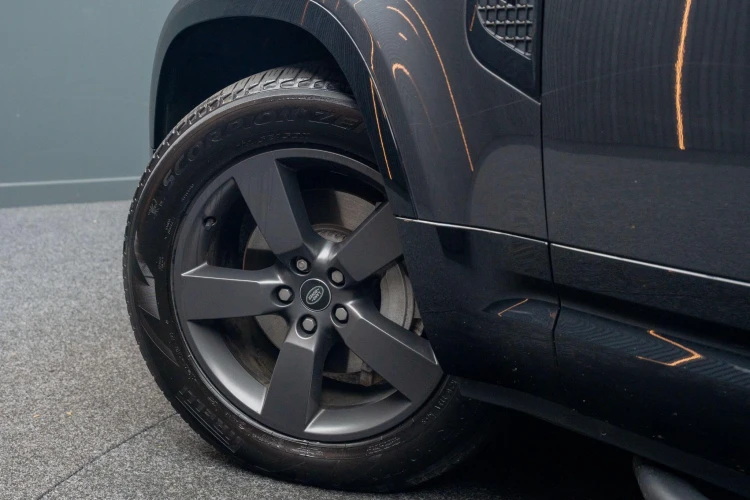Vehicle Image 13