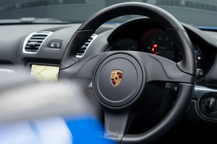 Vehicle Image 32