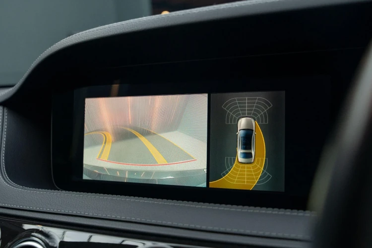 Vehicle Image 6