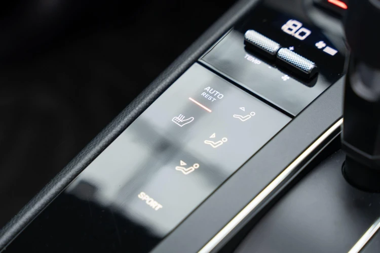 Vehicle Image 20