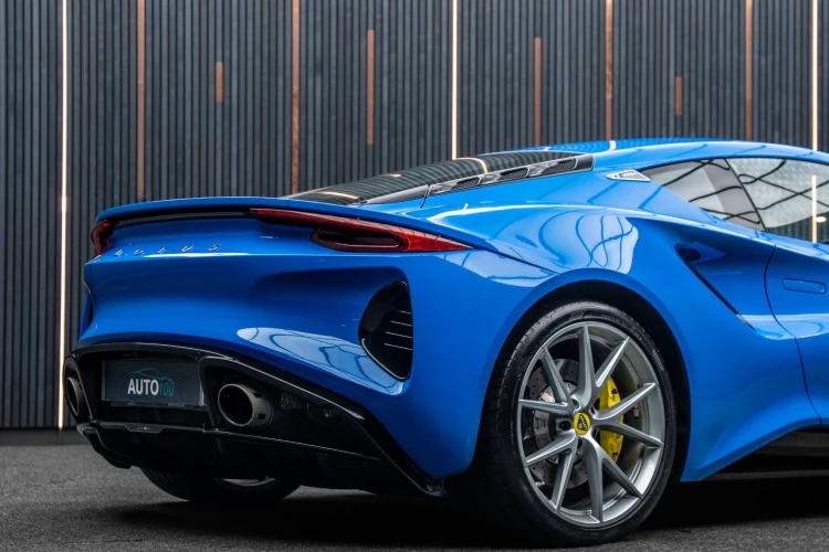 Vehicle Image 11